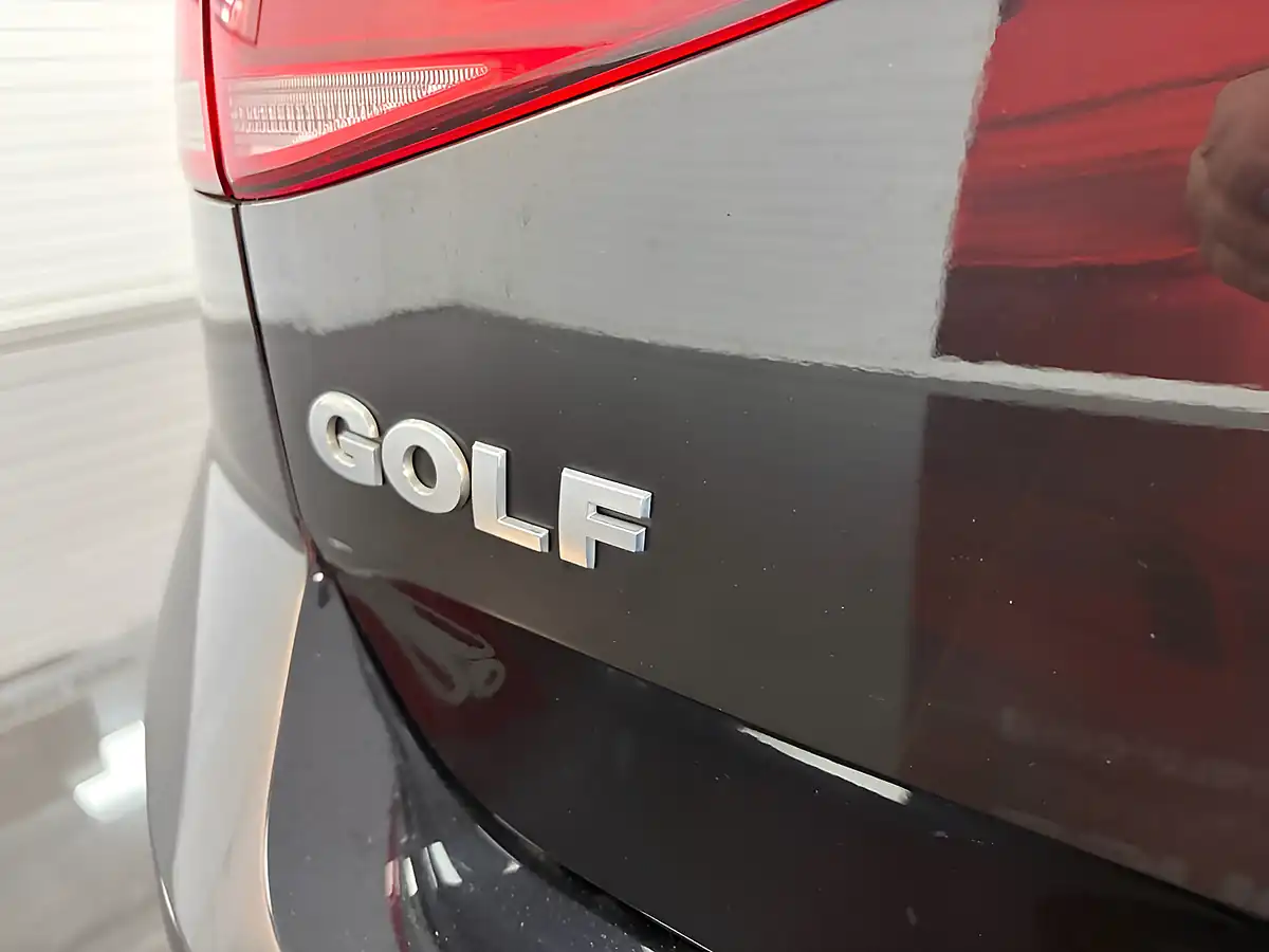 Used 2018 Volkswagen Golf R-Line Black - Interior and Exterior details 17
