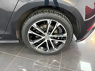 Used 2018 Volkswagen Golf R-Line Black - Interior and Exterior details 18