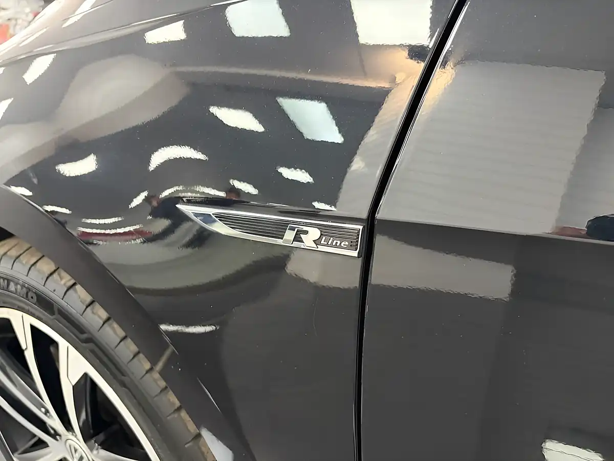 Used 2018 Volkswagen Golf R-Line Black - Interior and Exterior details 19