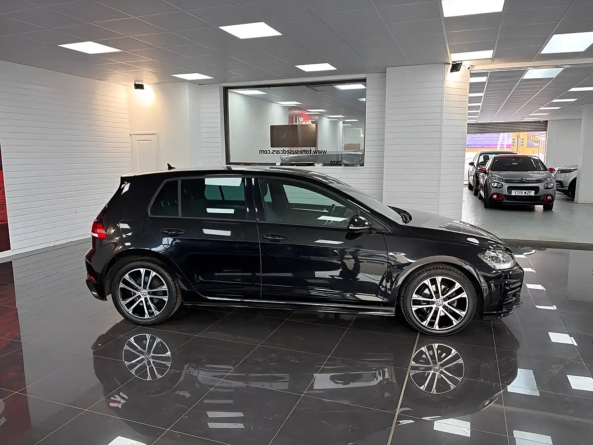Used 2018 Volkswagen Golf R-Line Black - Interior and Exterior details 3