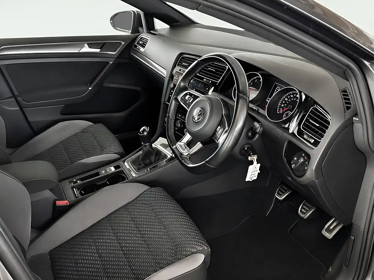 Used 2018 Volkswagen Golf R-Line Grey - Interior and Exterior details 5