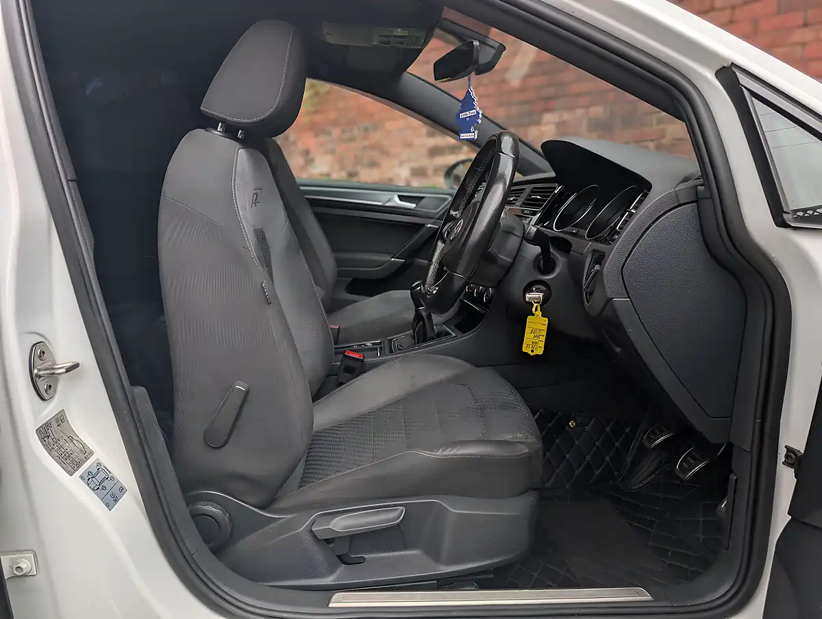 Used 2018 Volkswagen Golf R-Line - Interior and Exterior details 14