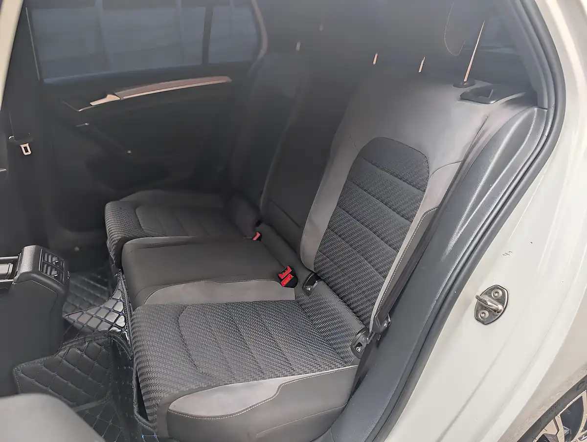 Used 2018 Volkswagen Golf R-Line - Interior and Exterior details 15