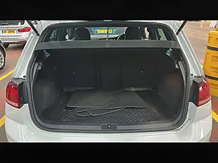 Used 2018 Volkswagen Golf R-Line Pure White - Interior and Exterior details 13