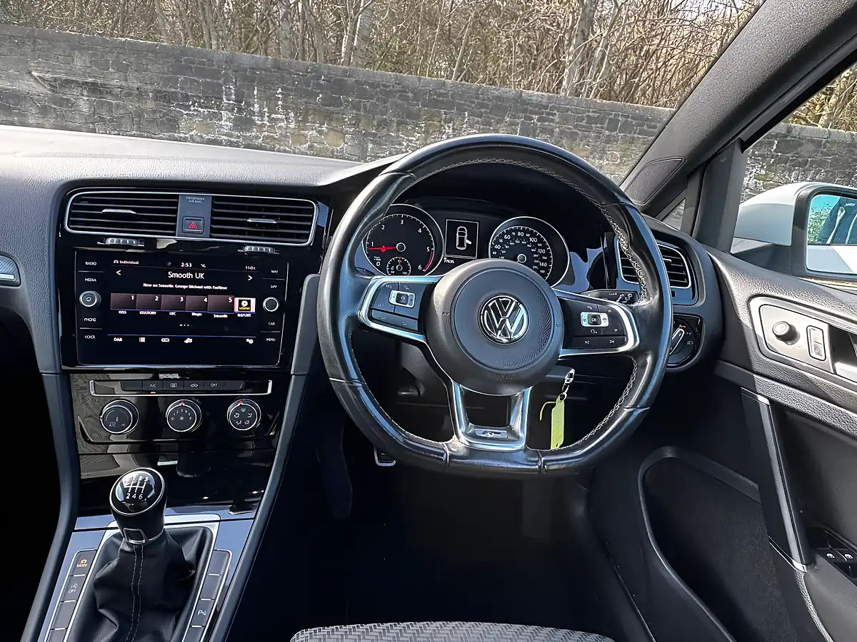 Used 2018 Volkswagen Golf R-Line White - Interior and Exterior details 16