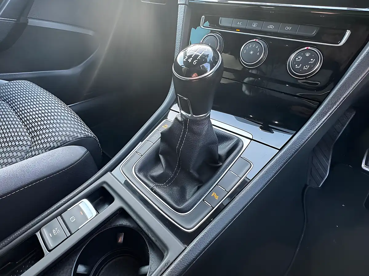 Used 2018 Volkswagen Golf R-Line White - Interior and Exterior details 18