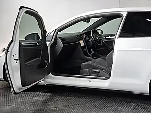 Used 2018 Volkswagen Golf R Pure White - Interior and Exterior details 11