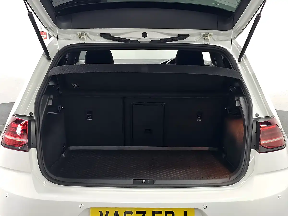 Used 2018 Volkswagen Golf R Pure White - Interior and Exterior details 16