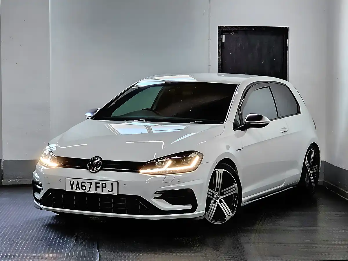 Used 2018 Volkswagen Golf R Pure White - Interior and Exterior details 20