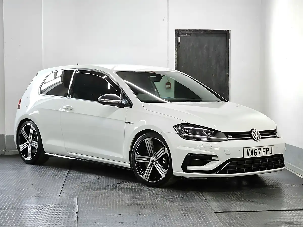 Used 2018 Volkswagen Golf R Pure White - Interior and Exterior details 4