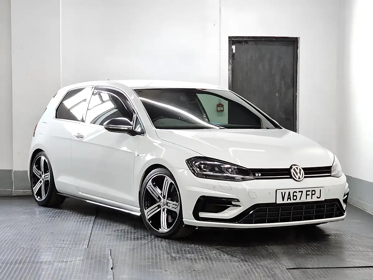 Used 2018 Volkswagen Golf R Pure White - Interior and Exterior details 5
