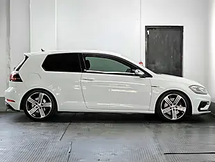 Used 2018 Volkswagen Golf R Pure White - Interior and Exterior details 6
