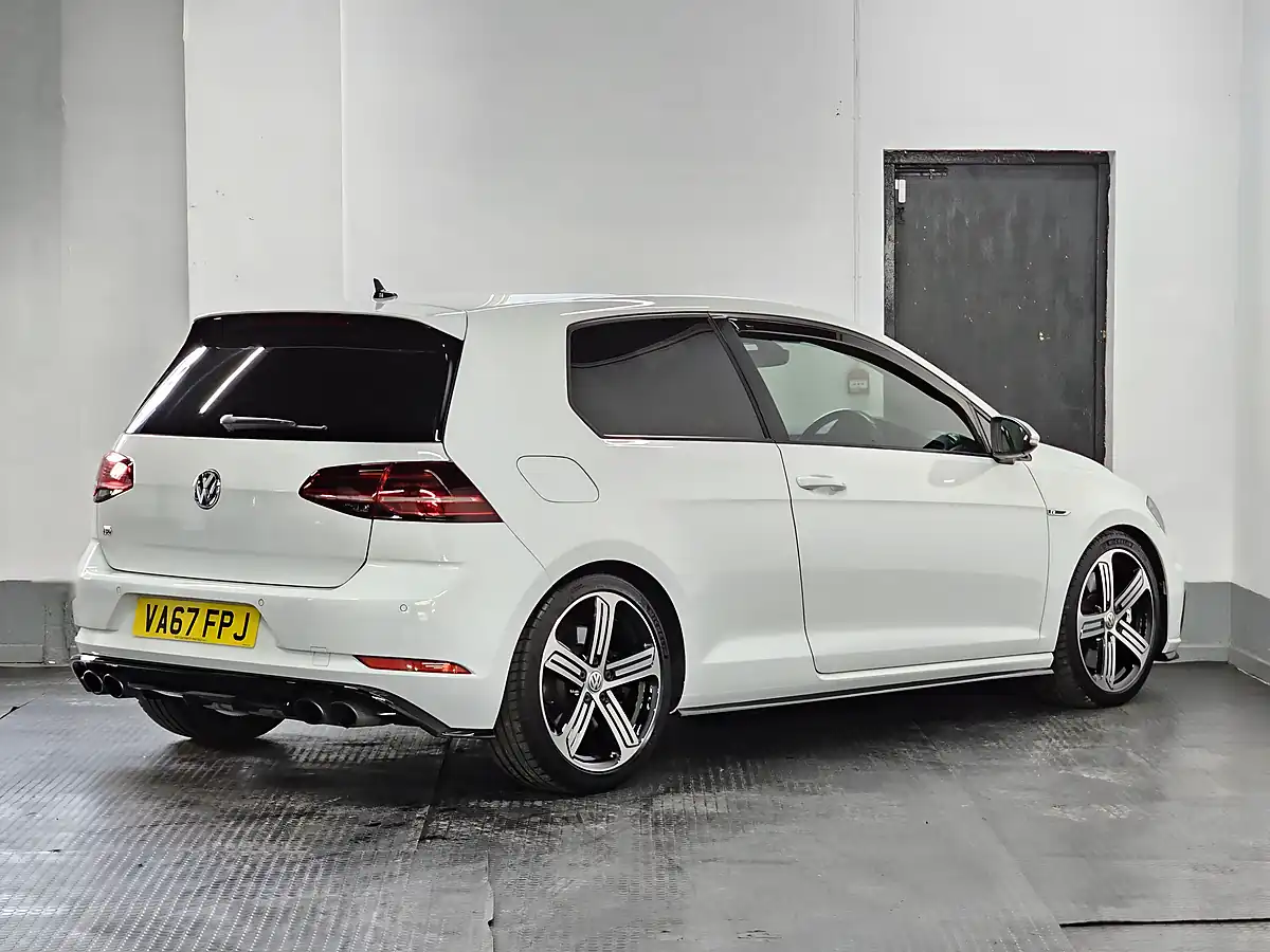 Used 2018 Volkswagen Golf R Pure White - Interior and Exterior details 7