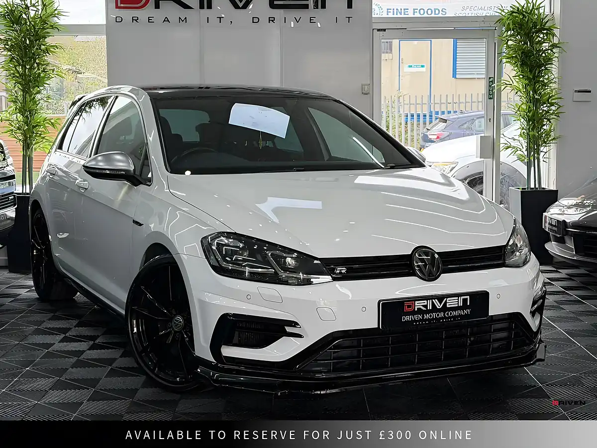 Used 2018 Volkswagen Golf R White - Front View