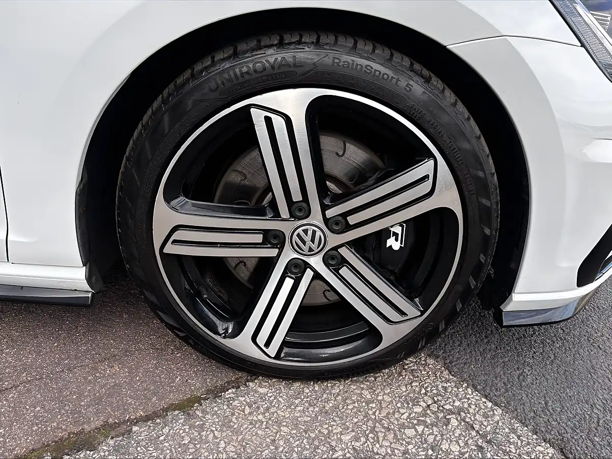 Used 2018 Volkswagen Golf R White - Interior and Exterior details 12