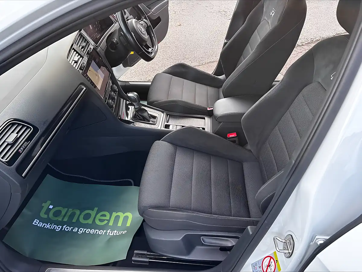 Used 2018 Volkswagen Golf R White - Interior and Exterior details 15
