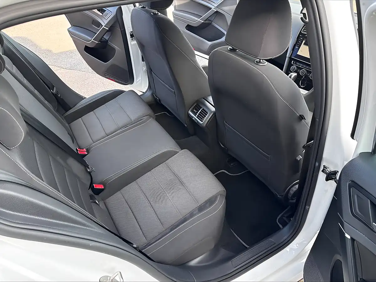 Used 2018 Volkswagen Golf R White - Interior and Exterior details 16
