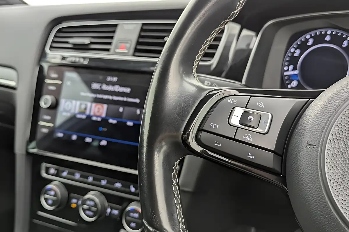 Used 2018 Volkswagen Golf R White - Interior and Exterior details 13