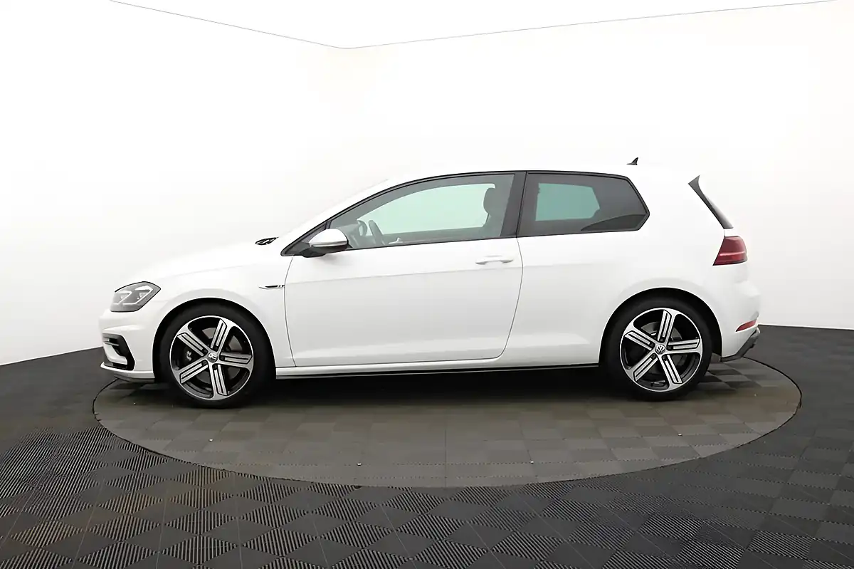 Used 2018 Volkswagen Golf R White - Interior and Exterior details 7