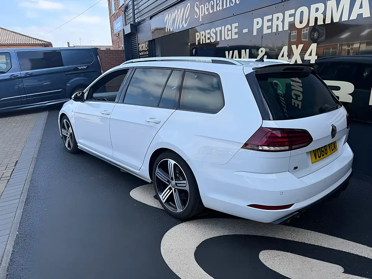 Used 2018 Volkswagen Golf R White - Interior and Exterior details 3