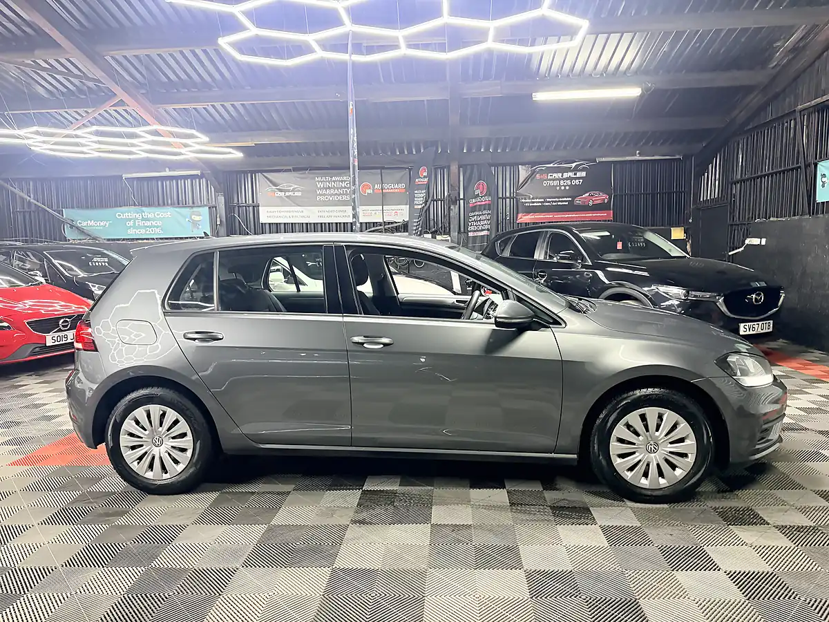 Used 2018 Volkswagen Golf S Grey - Interior and Exterior details 12
