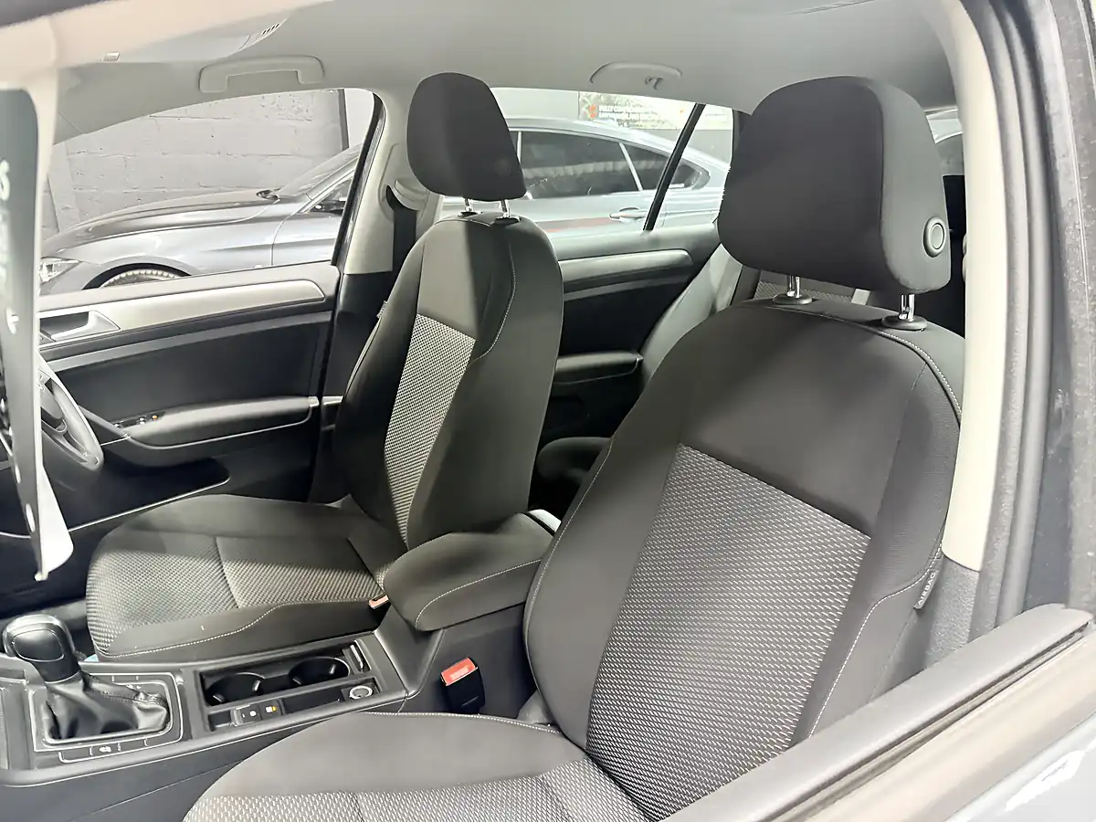 Used 2018 Volkswagen Golf S Grey - Interior and Exterior details 16