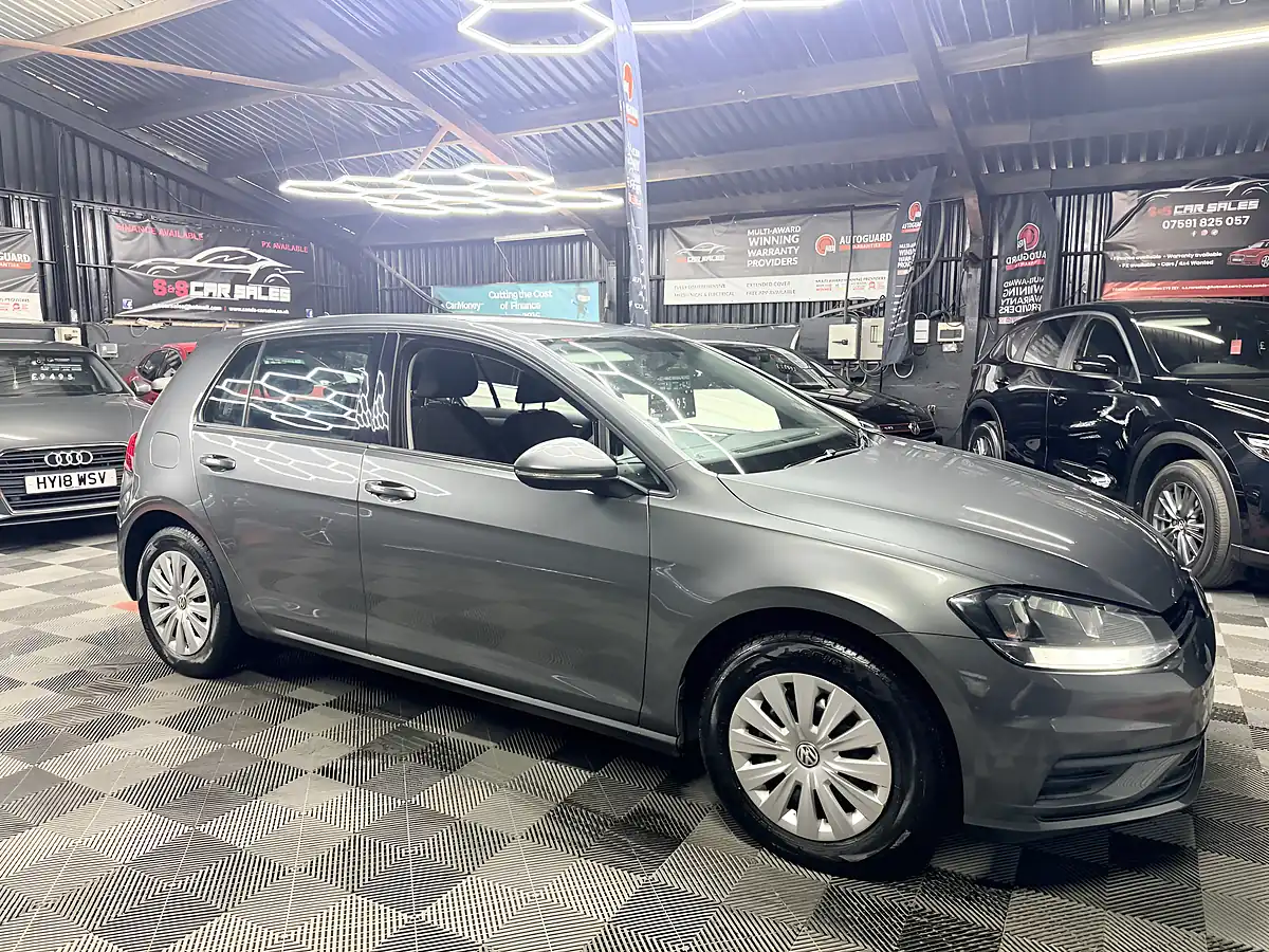 Used 2018 Volkswagen Golf S Grey - Interior and Exterior details 8