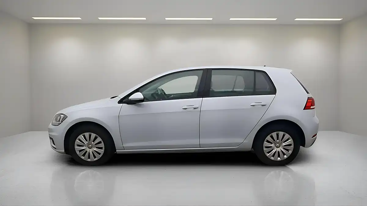 Used 2018 Volkswagen Golf S Silver - Interior and Exterior details 4
