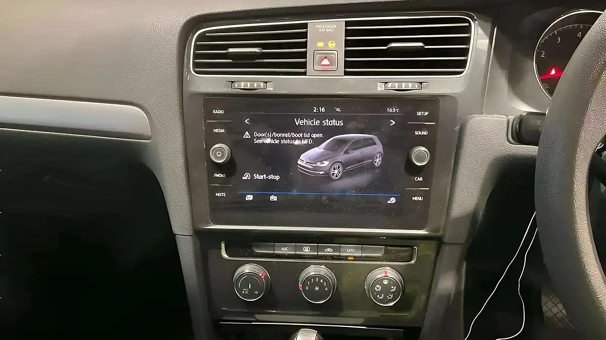 Used 2018 Volkswagen Golf S Silver - Interior and Exterior details 7