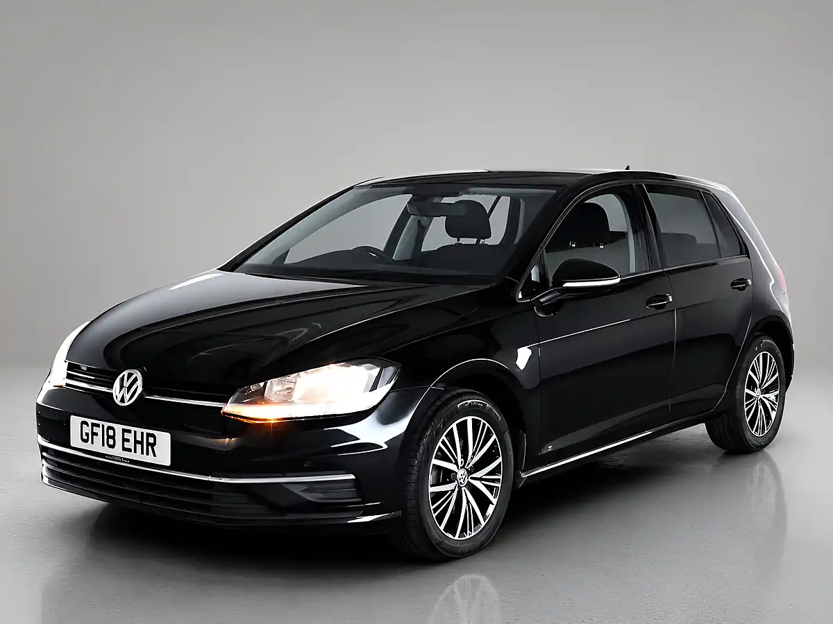 Used 2018 Volkswagen Golf Se Black - Interior and Exterior details 3