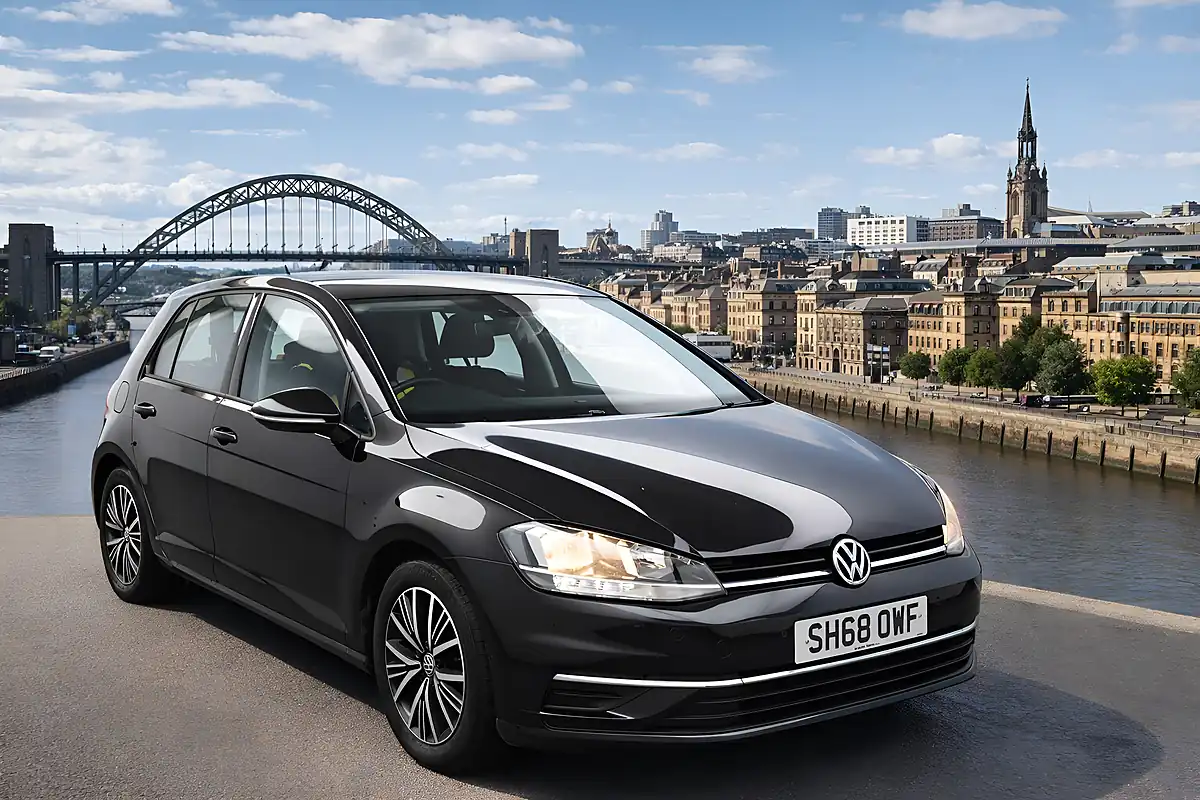 Used 2018 Volkswagen Golf Se Black - Front View