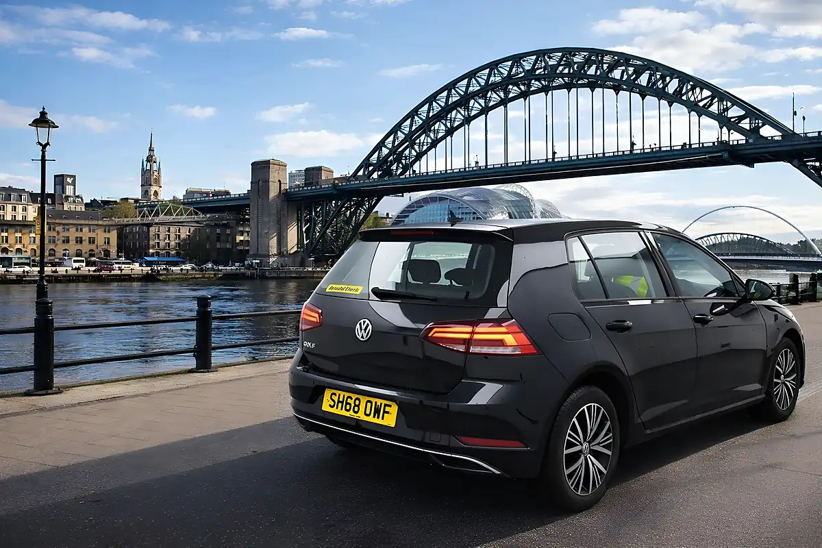 Used 2018 Volkswagen Golf Se Black - Interior and Exterior details 15