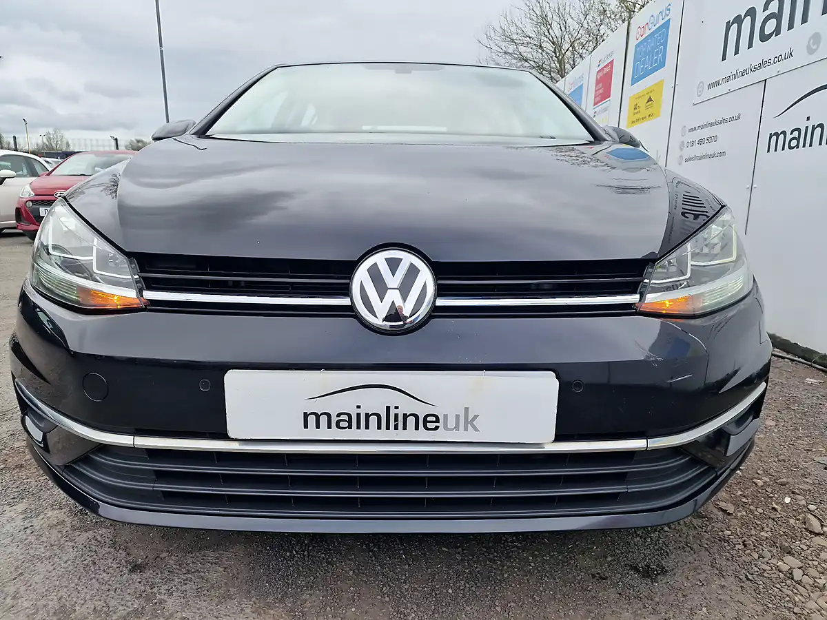 Used 2018 Volkswagen Golf Se Black - Interior and Exterior details 2