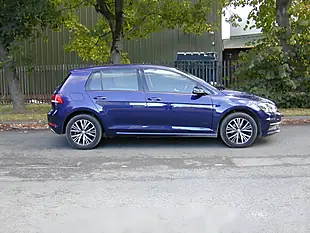 Used 2018 Volkswagen Golf Se Blue - Interior and Exterior details 2