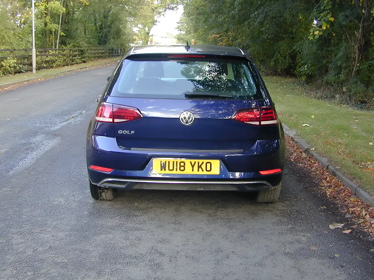 Used 2018 Volkswagen Golf Se Blue - Interior and Exterior details 5