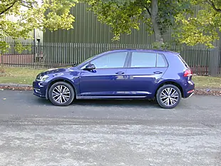 Used 2018 Volkswagen Golf Se Blue - Interior and Exterior details 7