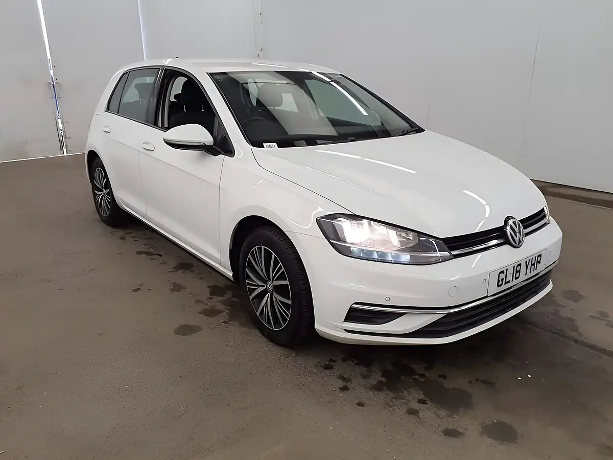 Used 2018 Volkswagen Golf Se Edition White - Front View