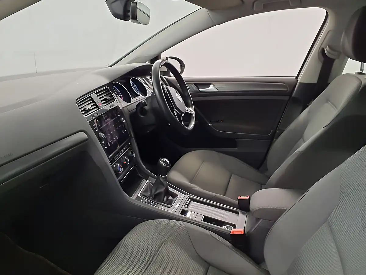 Used 2018 Volkswagen Golf Se Edition White - Interior and Exterior details 2