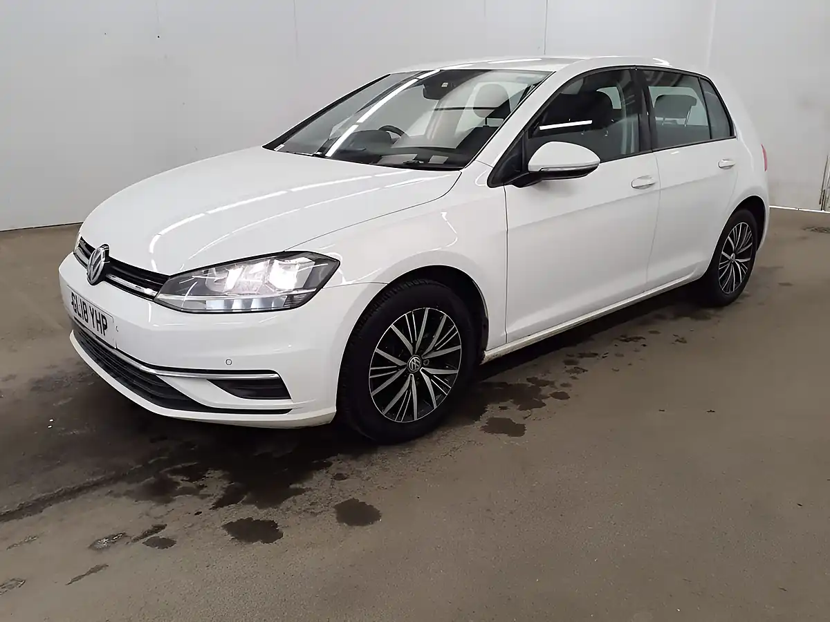 Used 2018 Volkswagen Golf Se Edition White - Interior and Exterior details 4