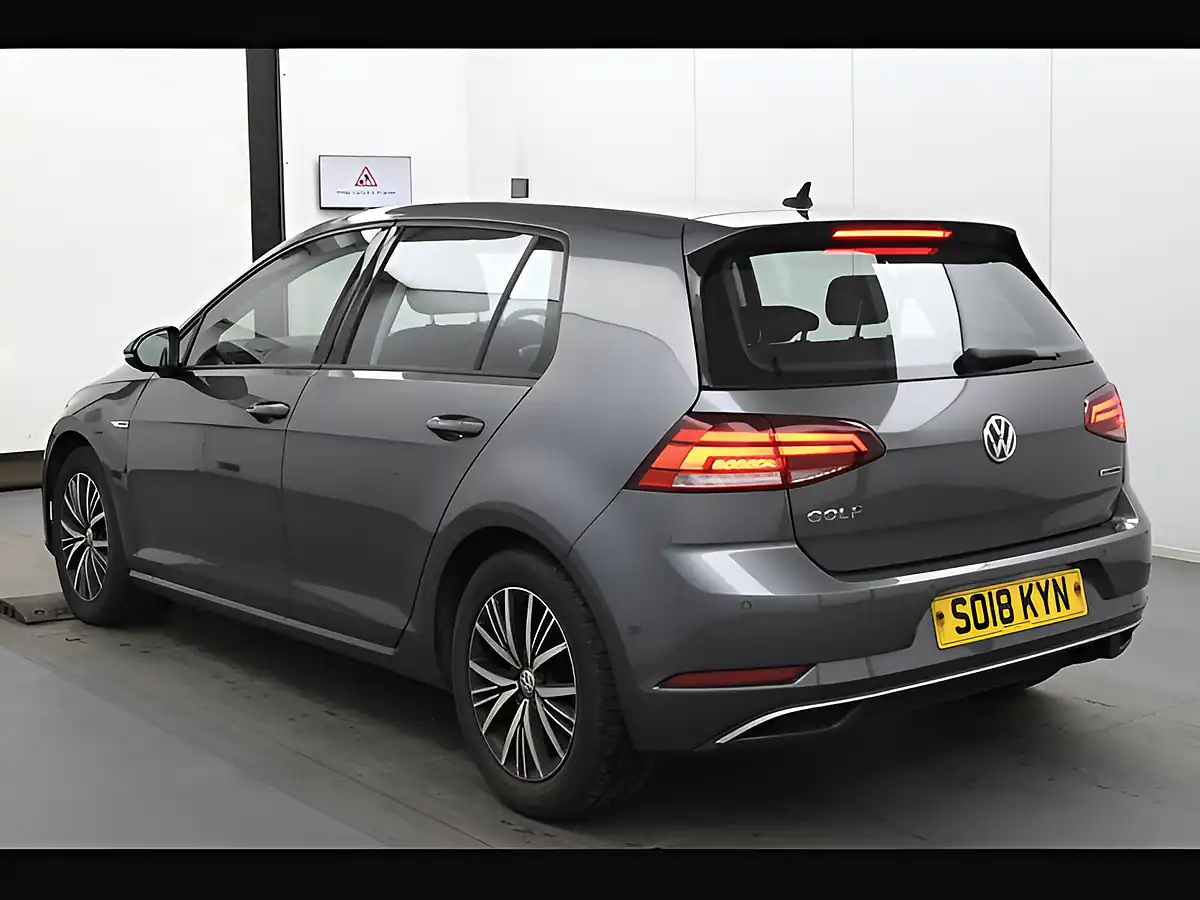Used 2018 Volkswagen Golf Se Grey - Interior and Exterior details 12