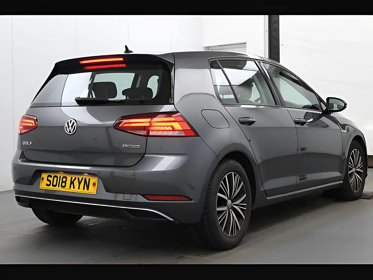 Used 2018 Volkswagen Golf Se Grey - Interior and Exterior details 13