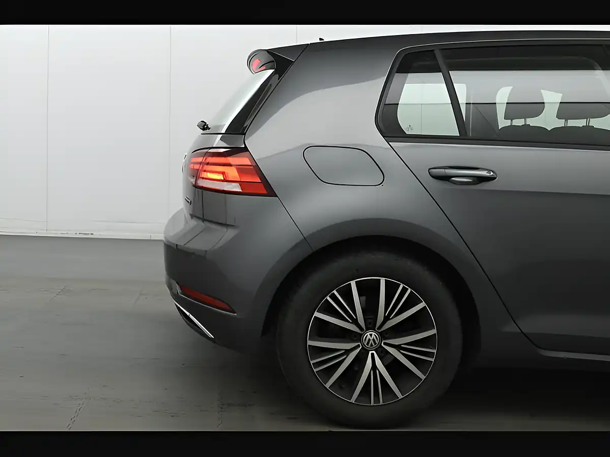 Used 2018 Volkswagen Golf Se Grey - Interior and Exterior details 15
