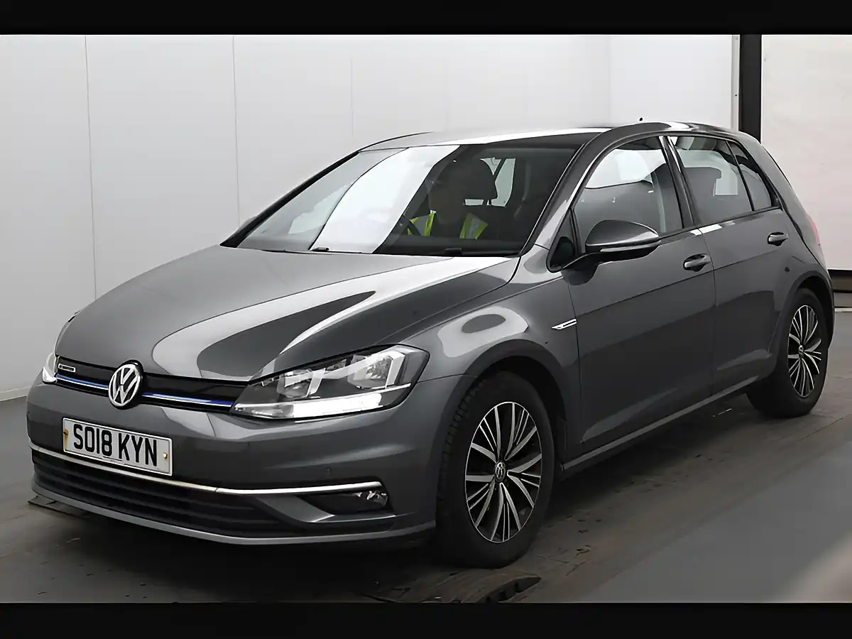 Used 2018 Volkswagen Golf Se Grey - Interior and Exterior details 2