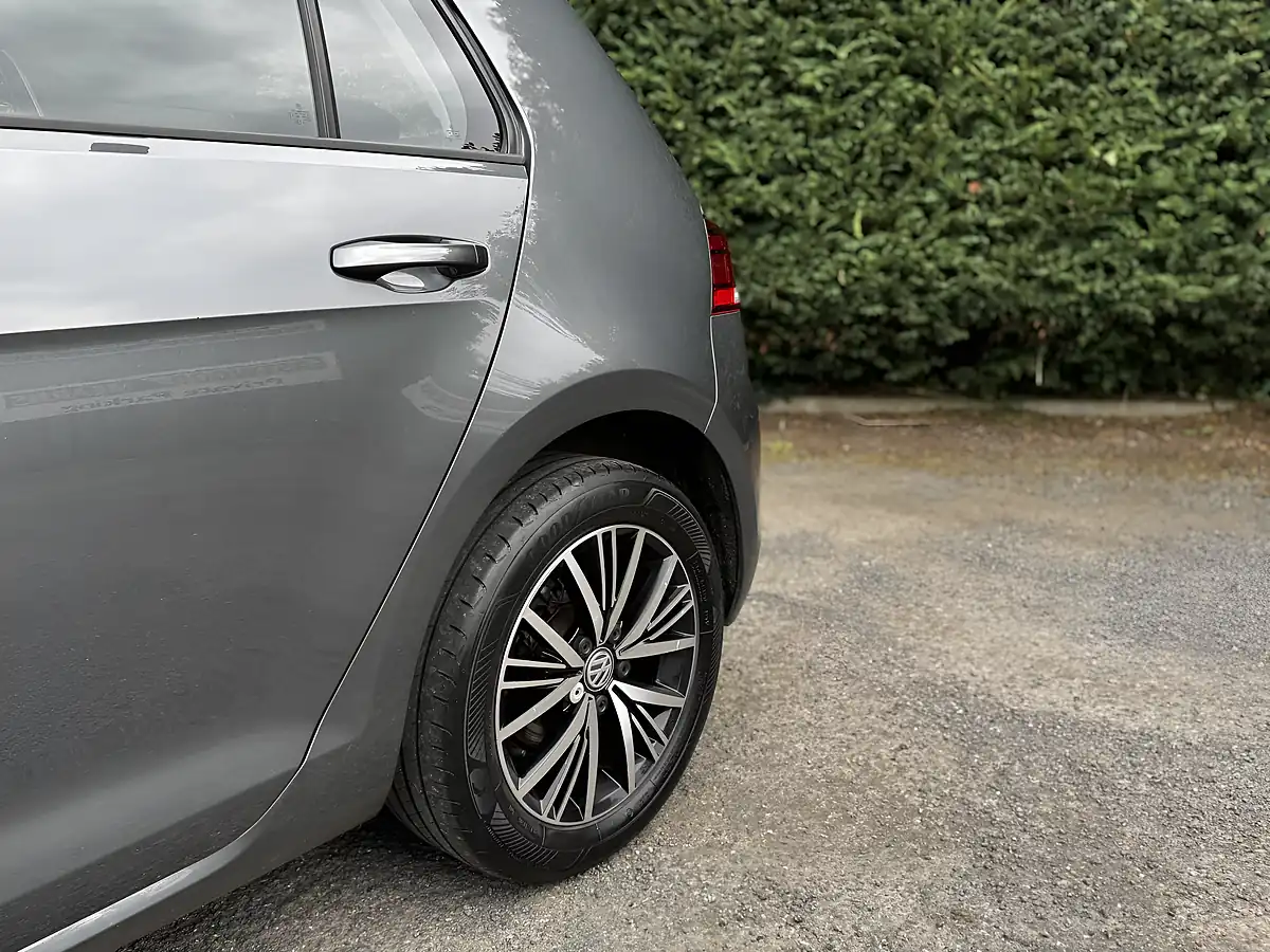 Used 2018 Volkswagen Golf Se Grey - Interior and Exterior details 12