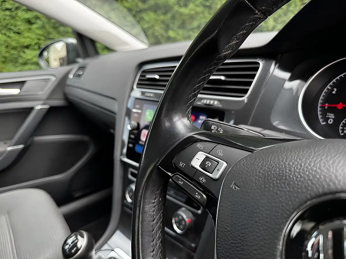 Used 2018 Volkswagen Golf Se Grey - Interior and Exterior details 14