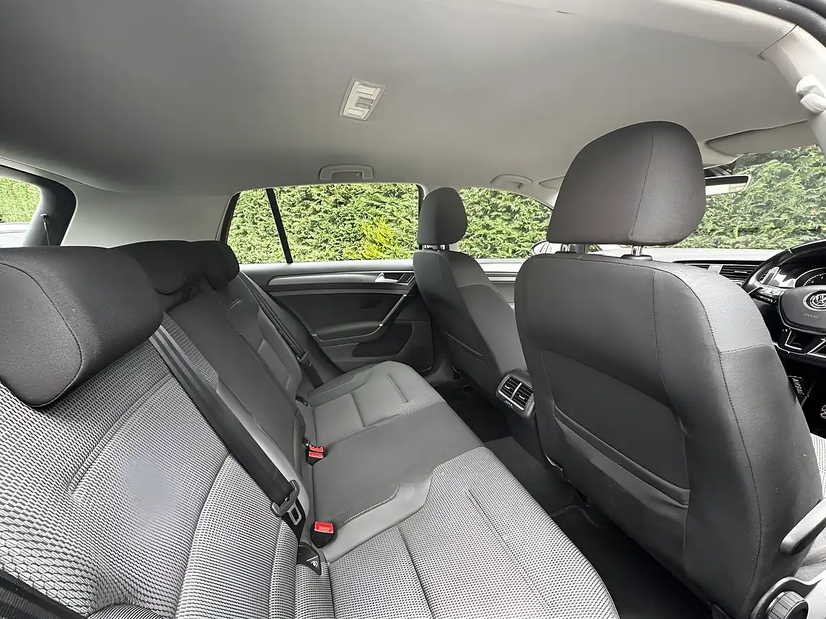 Used 2018 Volkswagen Golf Se Grey - Interior and Exterior details 15