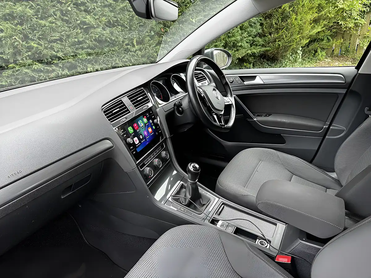 Used 2018 Volkswagen Golf Se Grey - Interior and Exterior details 17
