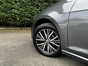 Used 2018 Volkswagen Golf Se Grey - Interior and Exterior details 9