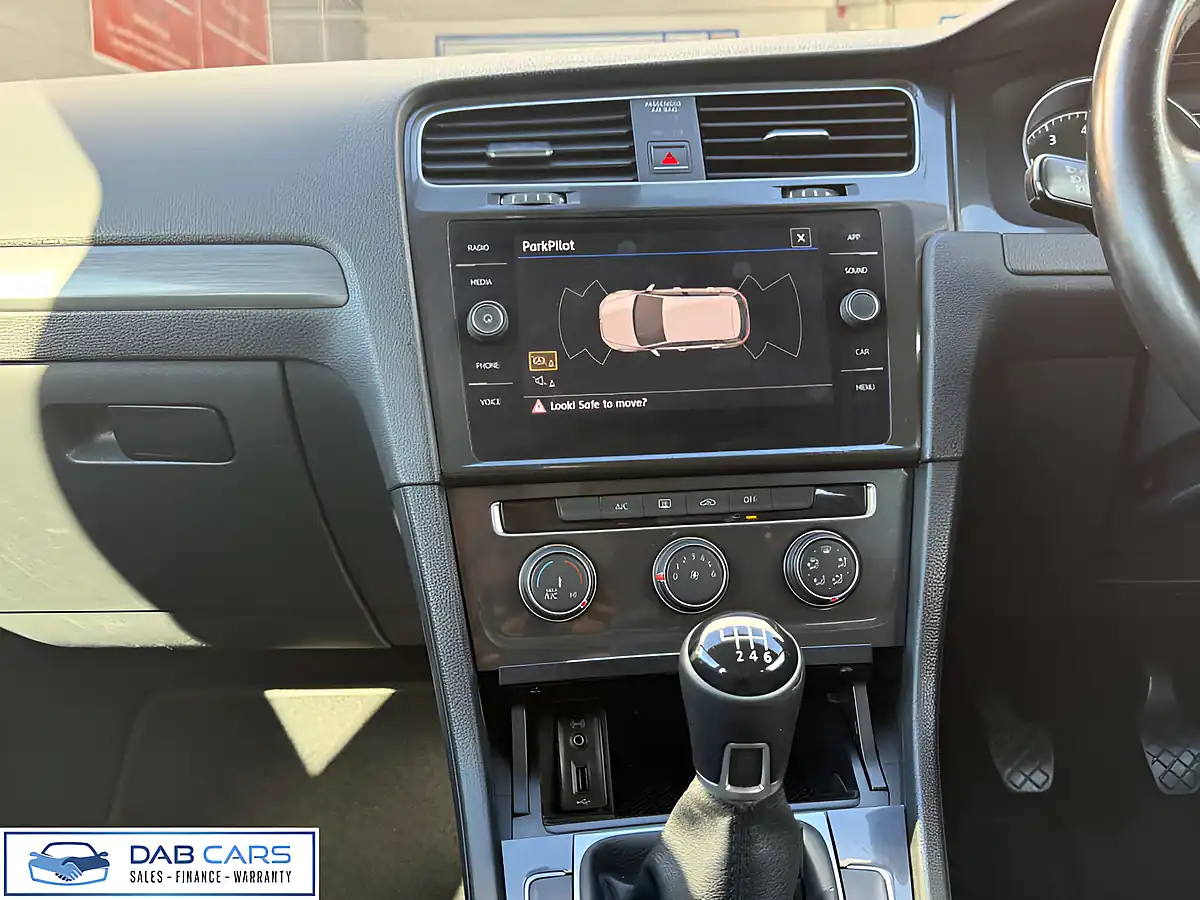 Used 2018 Volkswagen Golf Se Grey - Interior and Exterior details 6
