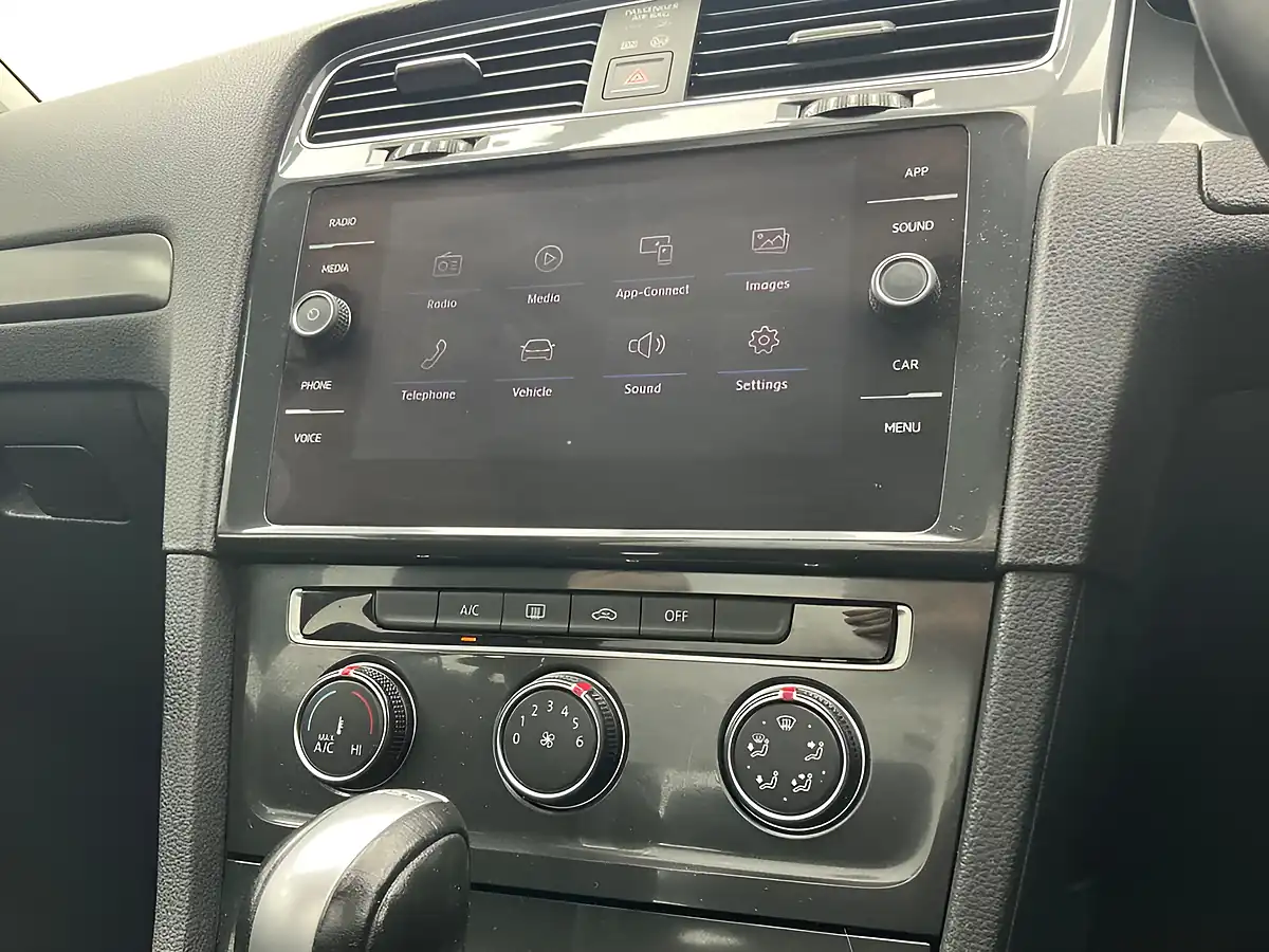 Used 2018 Volkswagen Golf Se Indium Grey - Interior and Exterior details 12